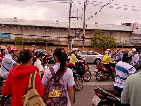 Đông nghẹt trong ngày làm thủ tục dự thi đại học