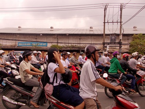 Đông nghẹt trong ngày làm thủ tục dự thi đại học
