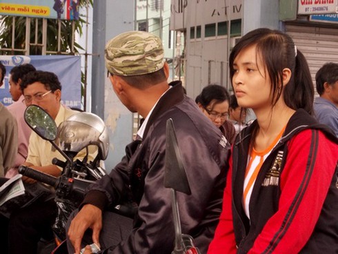 Đông nghẹt trong ngày làm thủ tục dự thi đại học