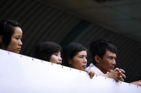 Đi thi từ 5h sáng, sĩ tử căng thẳng, phụ huynh âu lo