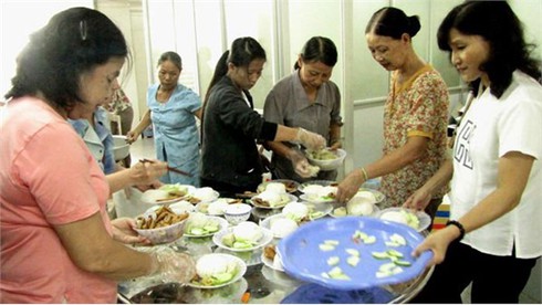 Ấm tình những suất cơm chay cho sĩ tử