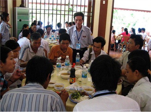 Ấm tình những suất cơm chay cho sĩ tử