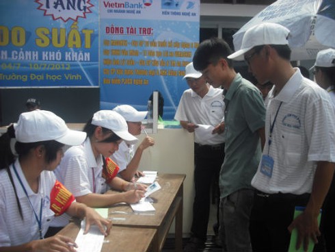 3000 suất cơm miễn phí cho thí sinh tại cụm thi Vinh