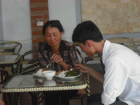 3000 suất cơm miễn phí cho thí sinh tại cụm thi Vinh