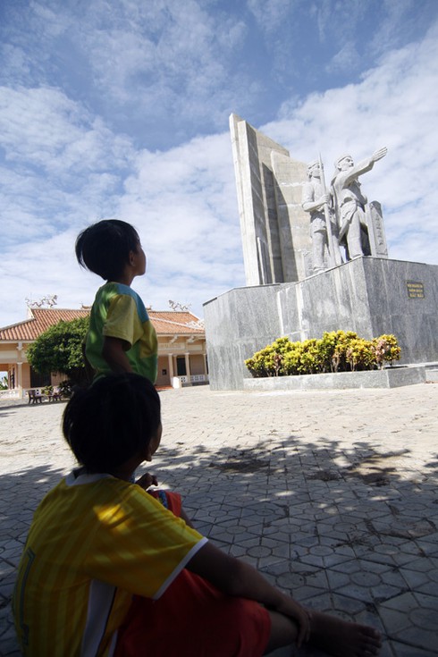 Chiêm ngưỡng hàng trăm dấu tích về Hoàng Sa ở Lý Sơn