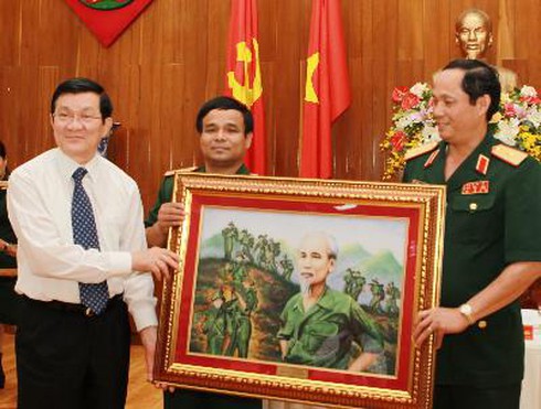 Chủ tịch nước thăm Bộ Tư lệnh QK5, Vùng 3 Hải quân