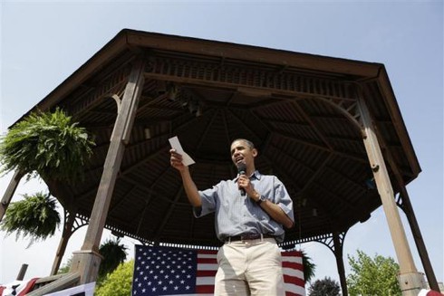 Hình ảnh ông Obama thân thiện với người dân