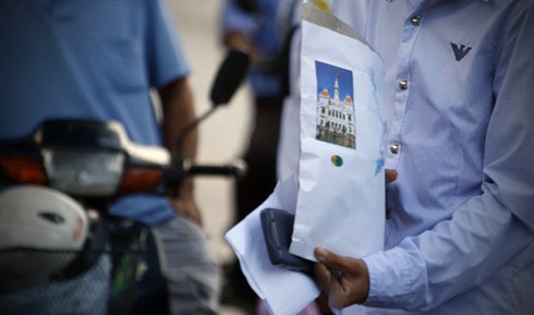 Sát giờ thi, sĩ tử vẫn miệt mài ôn bài