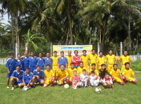 Giao hữu bóng đá từ thiện