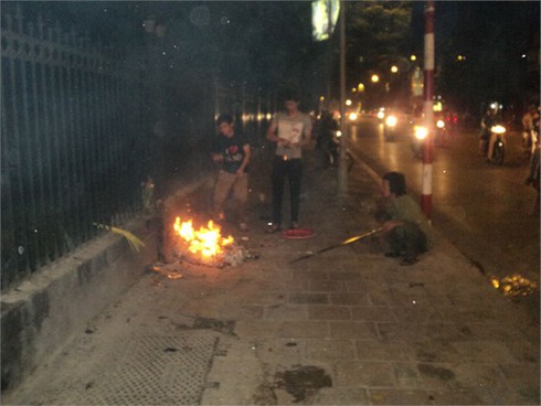 Vén bức màn kỳ bí “miếu vỉa hè” bên tường Văn Miếu (Kỳ 2)