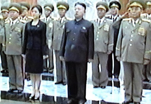 Lộ danh tính người phụ nữ bí mật cạnh Kim Jong Un
