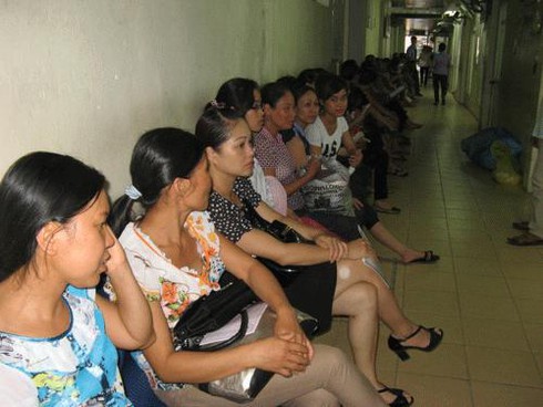 Đắt `cắt cổ` như phòng khám tự nguyện BV công