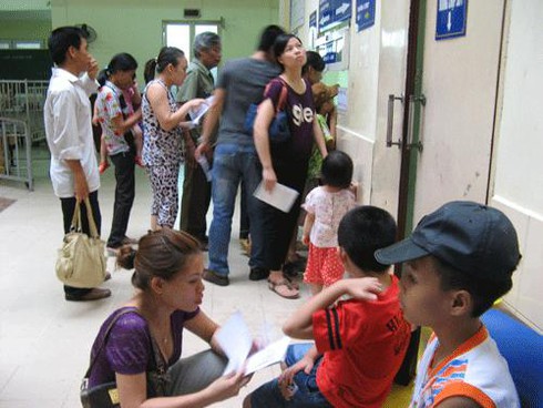 Giá khám chữa tự nguyện được Bộ Y tế kiểm soát ra sao?