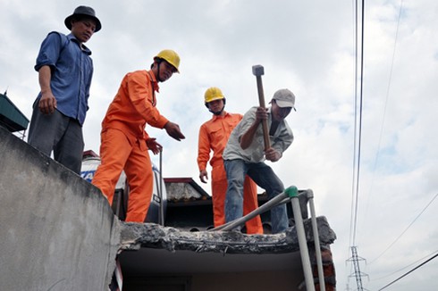 Hà Nội: Gần 1800 công trình nguy hiểm trong hành lang lưới điện