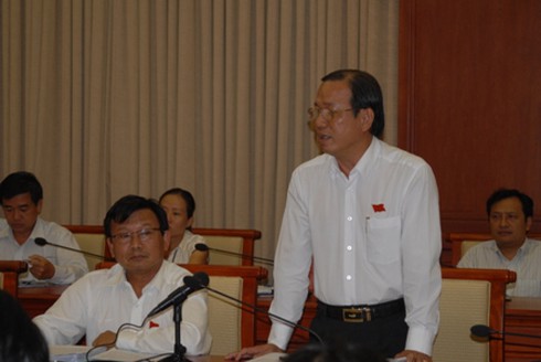 Đại biểu HĐND lên án ngân hàng `lợi dụng để trục lợi `