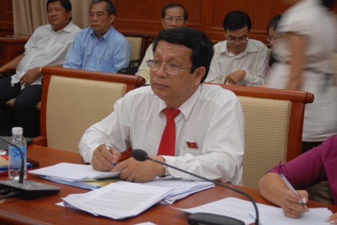 Đại biểu HĐND lên án ngân hàng `lợi dụng để trục lợi `