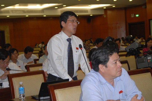 TP.HCM thông qua 8 tờ trình về thu phí