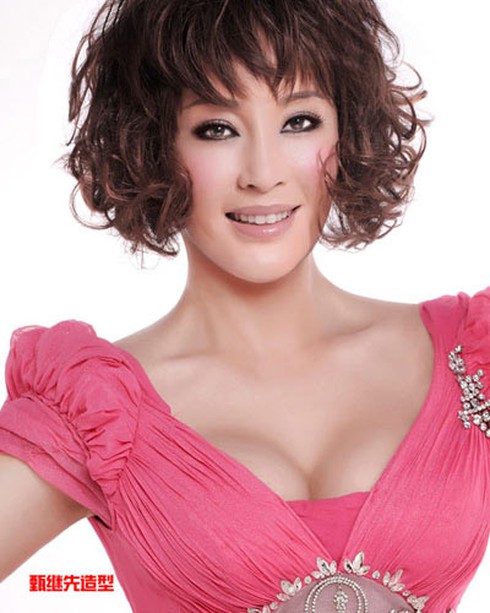 Kinh ngạc với hình ảnh Lưu Hiểu Khánh ở tuổi 61