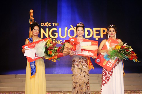 Sinh viên dân lập đăng quang `Người đẹp Đà Nẵng 2012`