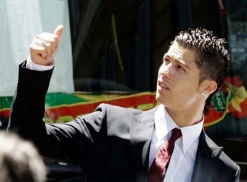 Ronaldo tất bật chuẩn bị khai trương hộp đêm