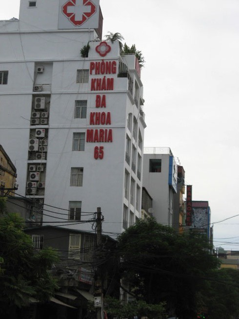 Thông tin động trời bên trong phòng khám Maria gây chết người