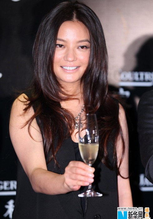 Triệu Vy thảm hại vì lỗi trang điểm