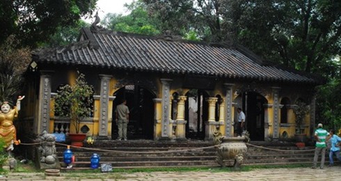 Cháy chùa cổ 300 năm, nhiều cổ vật trăm tuổi bị thiêu rụi