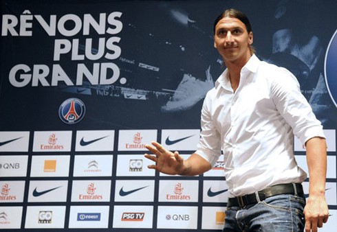 Ibrahimovic ra mắt PSG ngay dưới chân tháp Eiffel