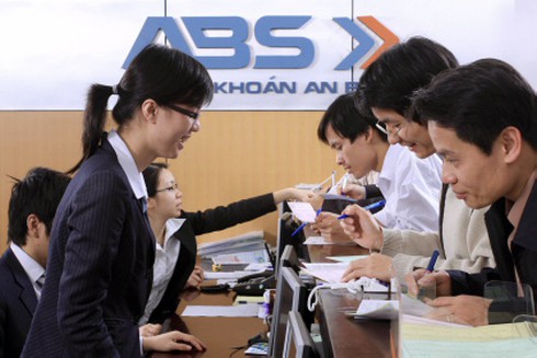 EVN lại `mắc cạn” vì đầu tư chứng khoán