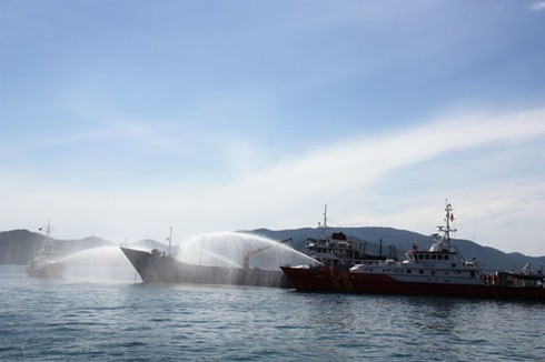 Diễn tập tìm kiếm cứu nạn trên biển