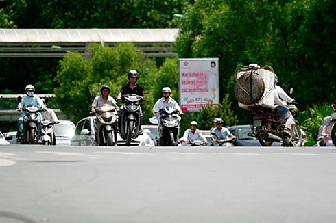 Nắng nóng như đổ lửa ở Hà Nội