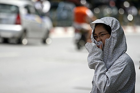 Nắng nóng như đổ lửa ở Hà Nội