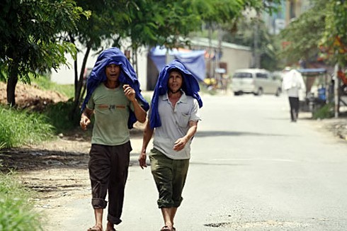 Nắng nóng như đổ lửa ở Hà Nội