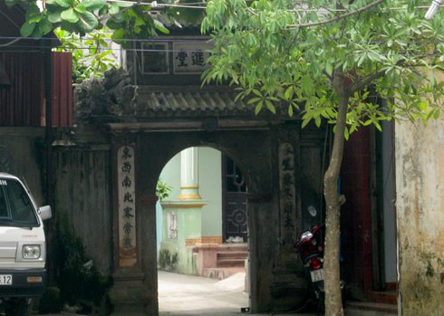 Triệu tập thầy làng vụ 2 bé tử vong do nhiễm chì