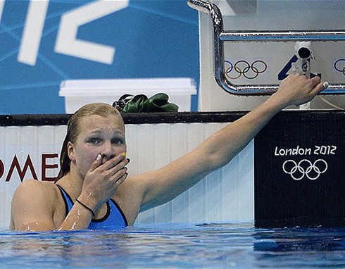 Rooney sốc khi cô bé 15 tuổi giành HCV Olympic 2012