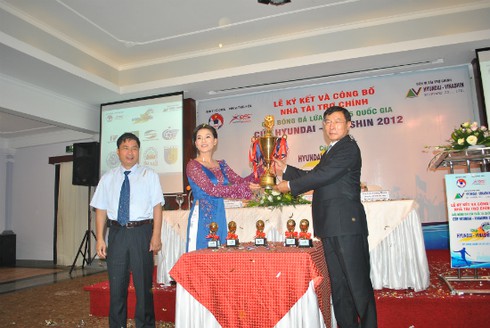 Hấp dẫn giải bóng đá U15 quốc gia 2012