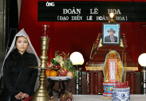 Đông đảo nghệ sĩ tiễn đưa đạo diễn Lê Hoàng Hoa