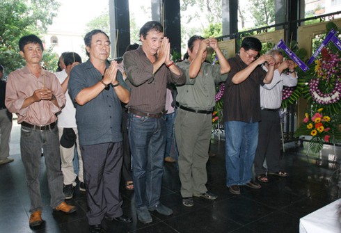 Đông đảo nghệ sĩ tiễn đưa đạo diễn Lê Hoàng Hoa