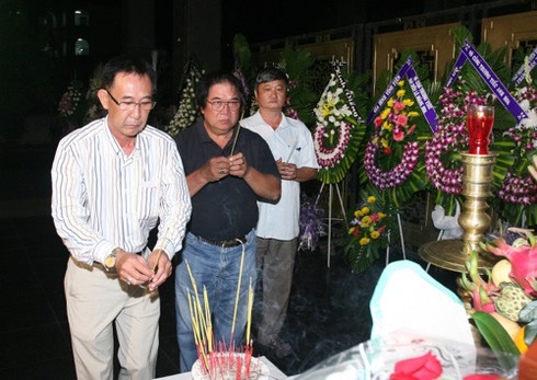 Đông đảo nghệ sĩ tiễn đưa đạo diễn Lê Hoàng Hoa