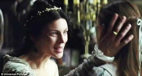 9 điều chưa biết về bà vợ bị 'cắm sừng' trong vụ Kristen Stewart