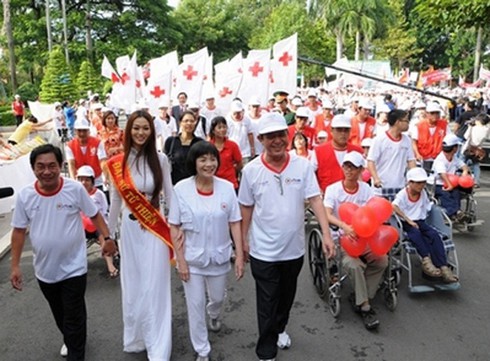 10.000 người đi bộ vì nạn nhân chất độc da cam và người khuyết tật