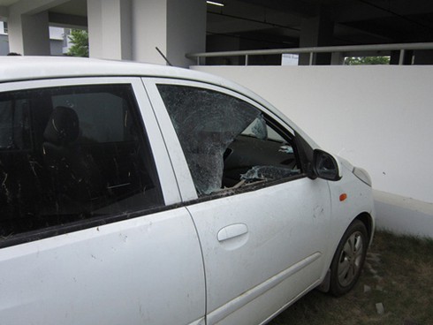 TP.HCM: Lốc xoáy bất ngờ lúc rạng sáng