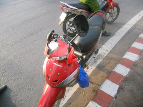 Chạy ẩu, xe container cán bà bầu