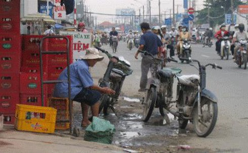 Cấm xe máy cũ, dân nghèo lo đứt đường mưu sinh