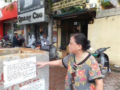 Dân Hà Nội làm thơ phản đối lắp trụ điện xấu xí trước ngõ