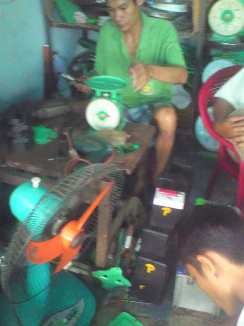 Vạch trần những chiêu trò của người chế cân `điêu`