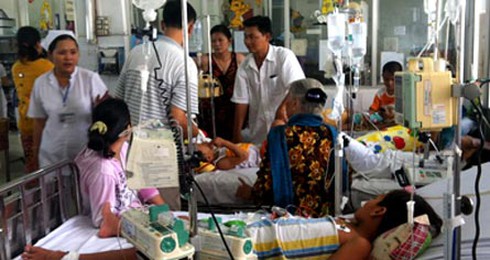 Sốt xuất huyết, tay chân miệng tăng mạnh trước mùa tựu trường