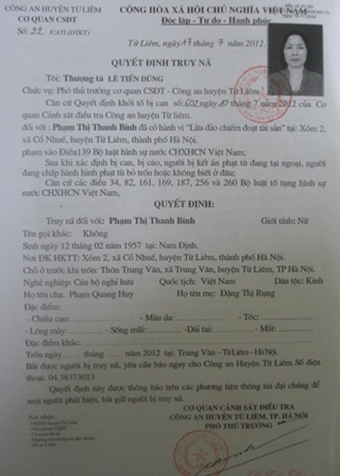 Bắt đối tượng lừa đảo nhận tiền chạy vào trường cảnh sát