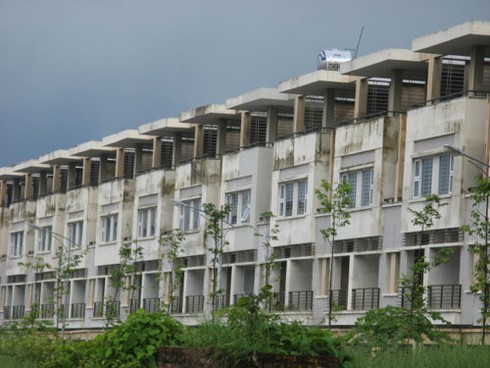 Loạt nhà triệu đô khu Văn Phú sụt lún, dọa sập