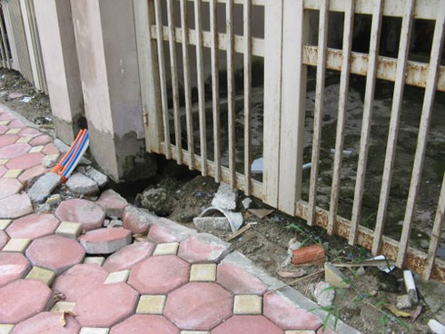 Loạt nhà triệu đô khu Văn Phú sụt lún, dọa sập